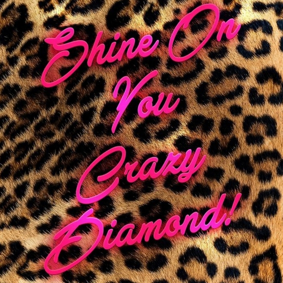 Welcome to my closet🤗 - Picture 2 of 2